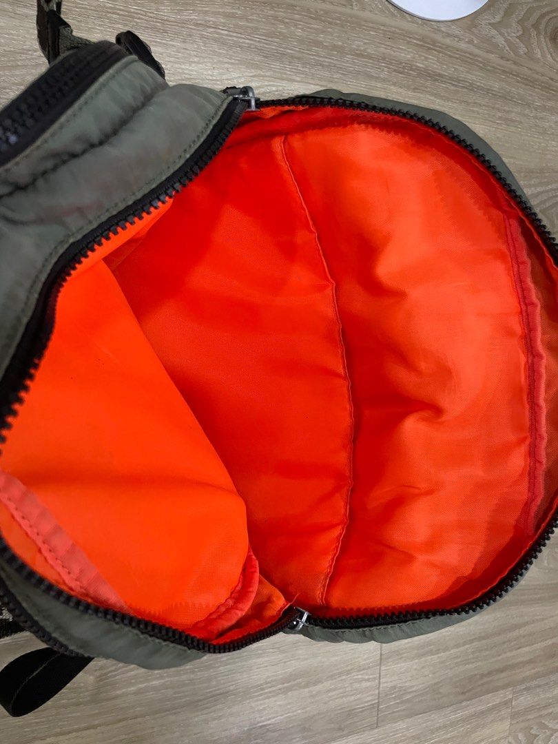 Kipling backpack (Category: Backpacks) located in Singapore. Submitted by hh0255 (Listing ID 1242854109, Image 6). Description: Retail price: SGD 189 Functional, durable and light backpack Can fit in maximum 17 inch laptop.