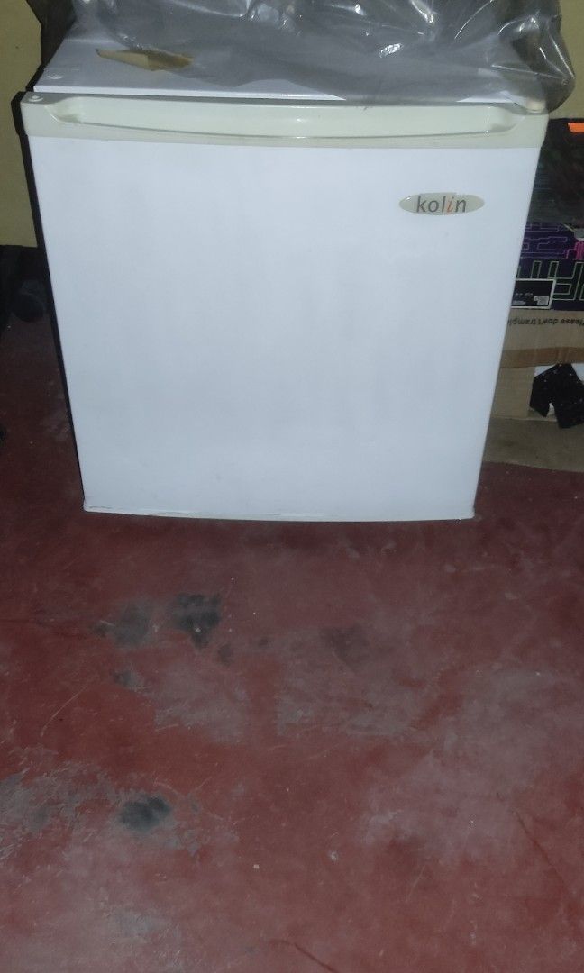 kolin mini ref (Category: Refrigerators and Freezers) located in Manila. Submitted by JayCastilloB (Listing ID 1242780658, Image 2). Description: kolin ref working perfectly used but not abused.