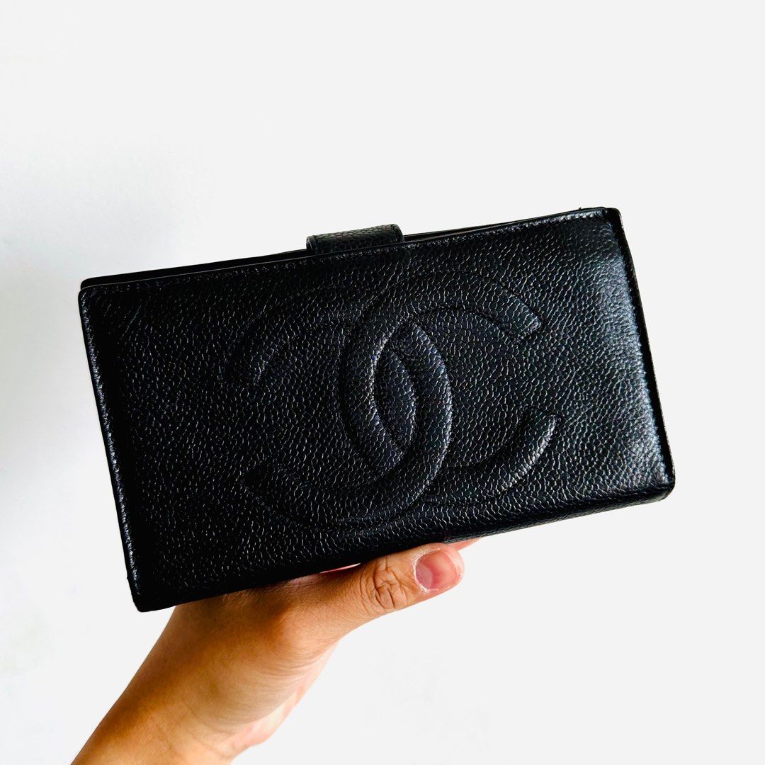 LIKE NEW 🖤 Chanel Black GHW Caviar Giant CC Logo Vintage Bifold Long  Wallet 3s Authentic