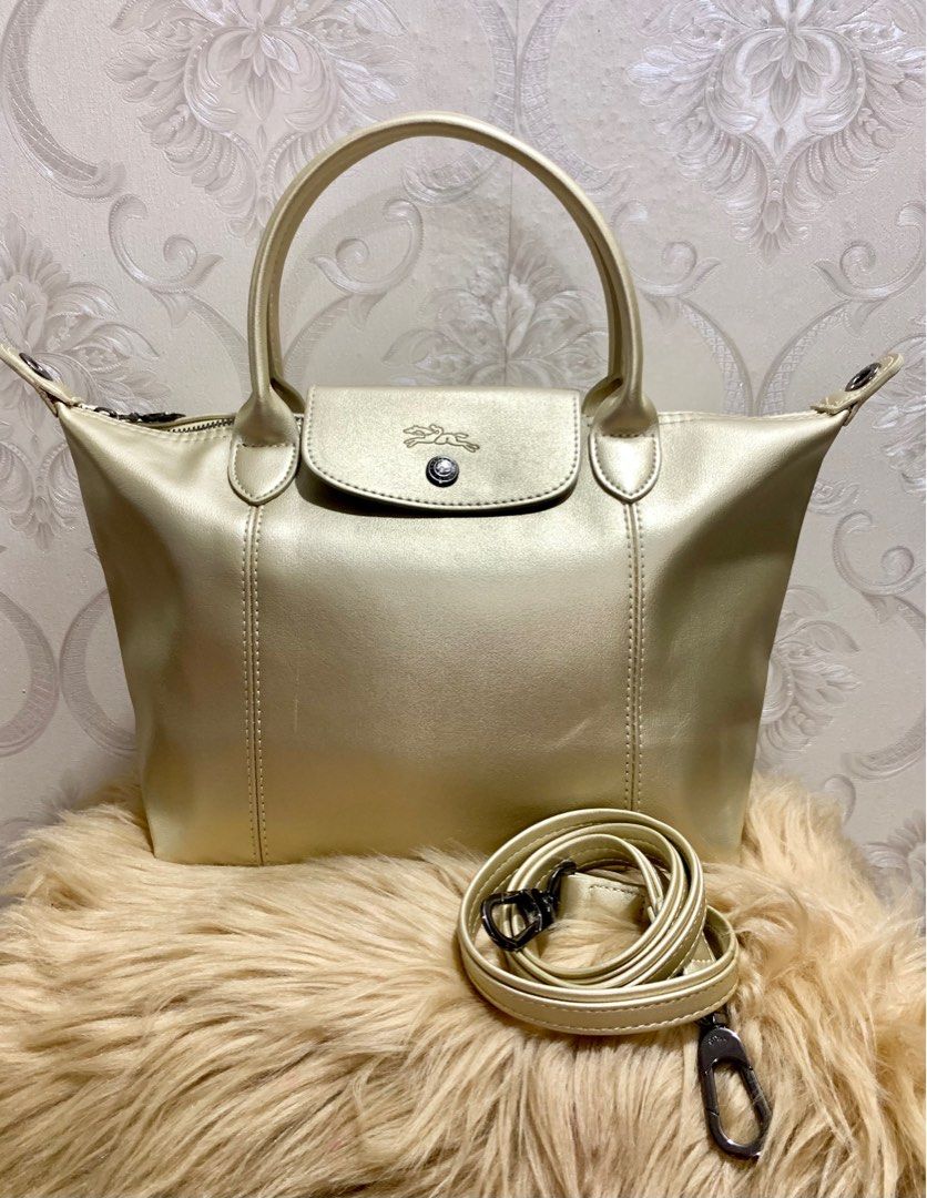 Longchamp le pliage tote Luxury Bags Wallets on Carousell