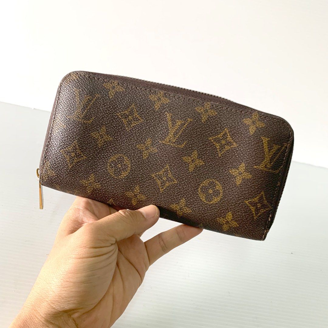 Louis Vuitton card holder, Luxury, Bags & Wallets on Carousell