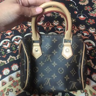 (Category: ) located in . Submitted by glamgorgeous_ (Listing ID 1242894875, Image 1). Description: .