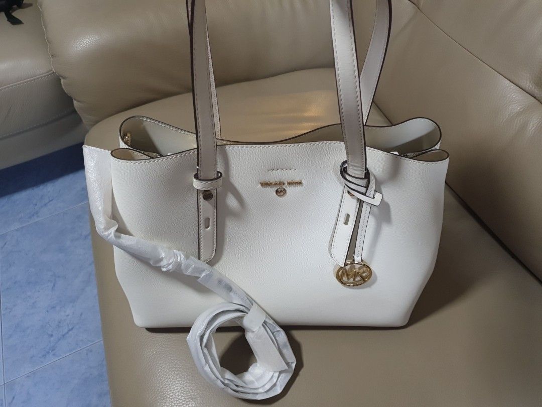 Michael Kors Mel Tote, Luxury, Bags & Wallets on Carousell