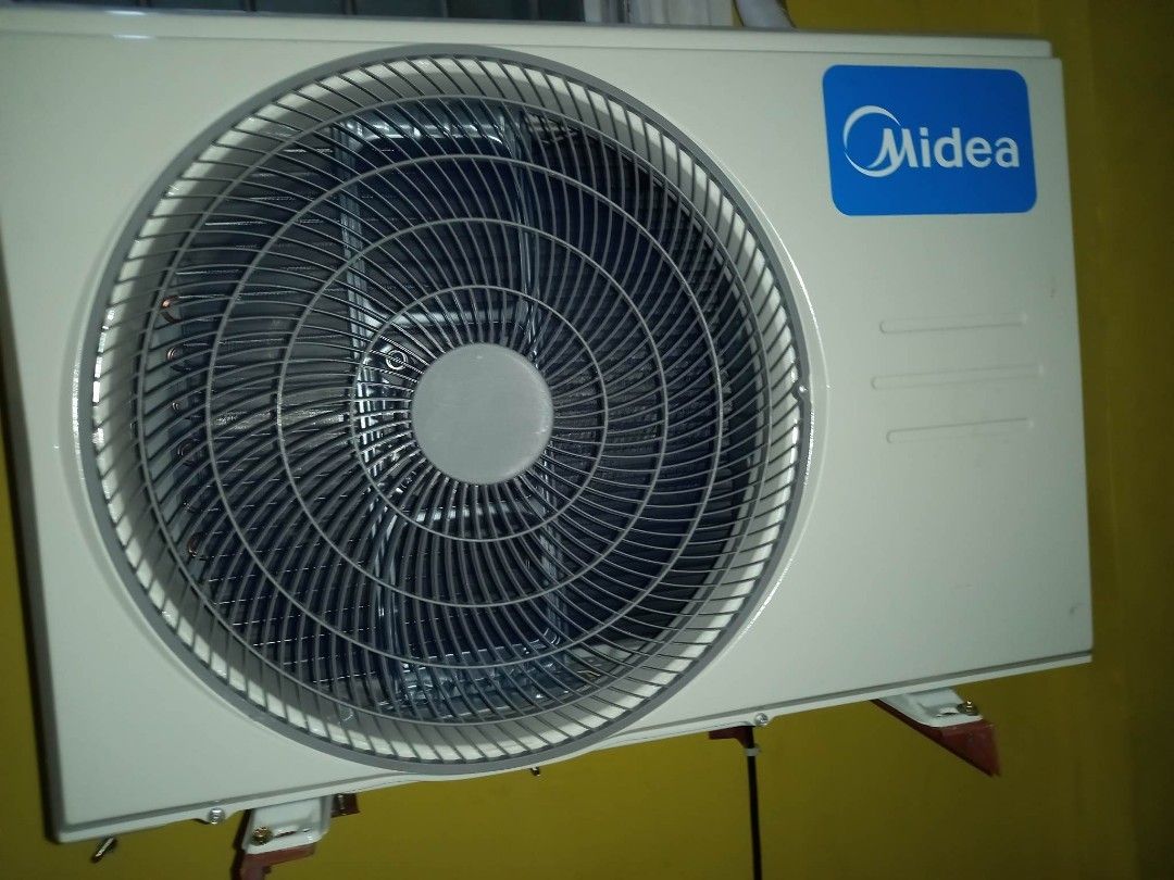 MIDEA INVERTER SPLIT TYPE AIRCON WITH FREE INSTALLATION (Category: Air Conditioning and Heating) located in Quezon City. Submitted by ms.maureen (Listing ID 1242770284, Image 2). Description: ...Save Energy and Save your Money, too‼️ ...Stay COOL and COMFORTABLE this Summer‼️ ...FEEL the 🥶CHILL ‼️ 🔖SUMMER BIG SALE that you've been waiting for- ➡️Avail our different types of AIRCONDITIONING UNITS with FREE INSTALLATION▫️▫️▫️ 📢 P R O M O ‼️ 📢 P