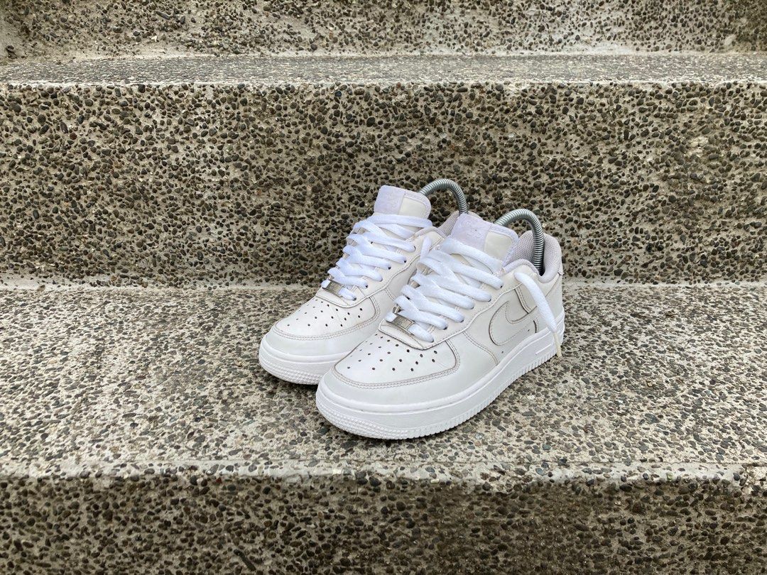 harga af1 triple white