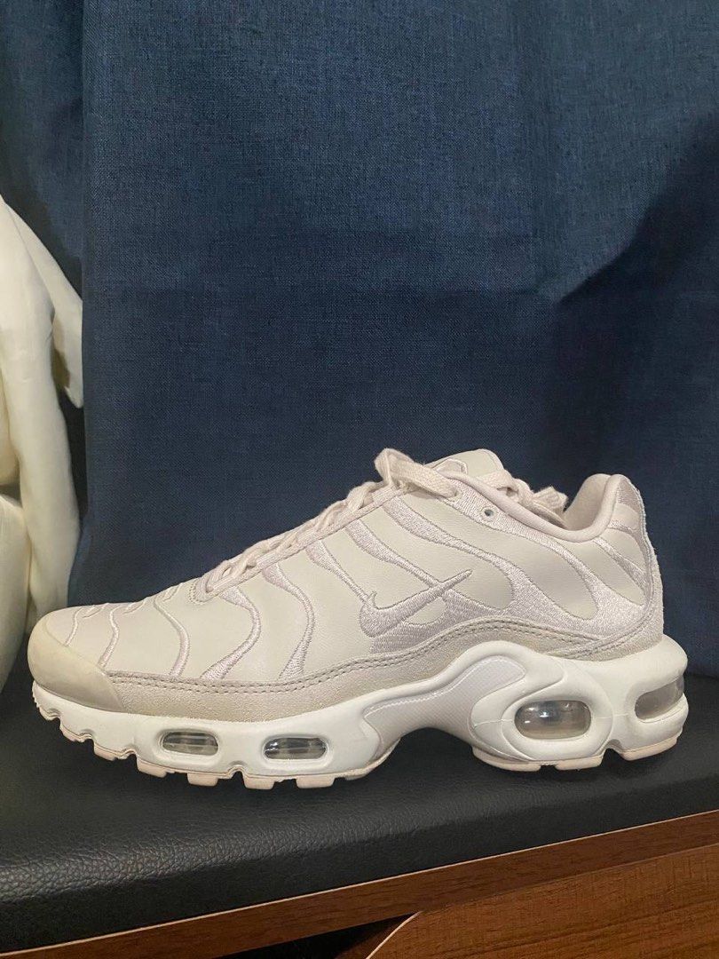 Nike air max plus pink velvet shop