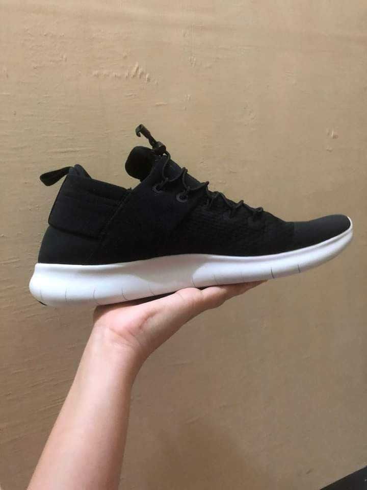 Nike free rn commuter 2017 black and white hotsell