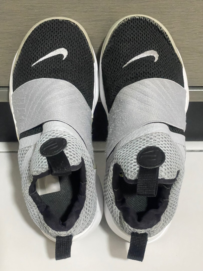 Nike free rn outlet motion flyknit youth