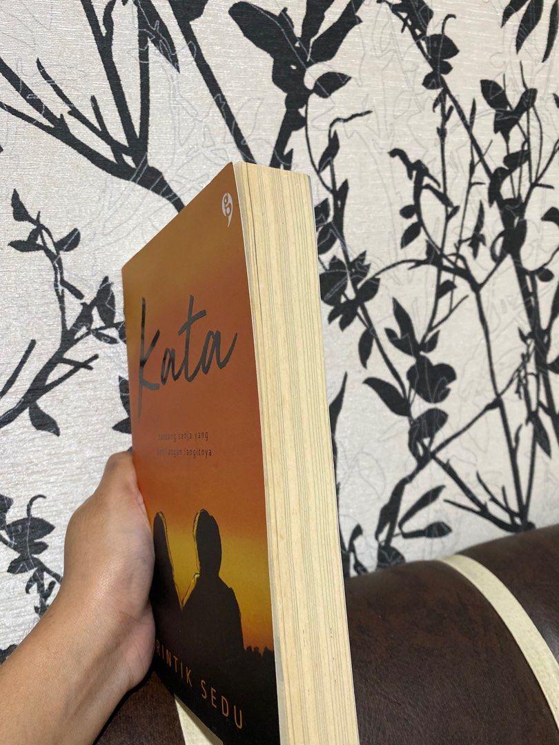 Novel Indonesia, Buku & Alat Tulis, Buku di Carousell