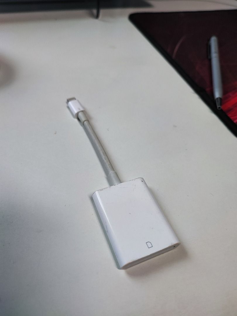 ORIGINAL APPLE SD Card Reader Lightning Port, Mobile Phones & Gadgets