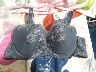 (Category: ) located in . Submitted by calibear22 (Listing ID 1242719239, Image 1). Description: .