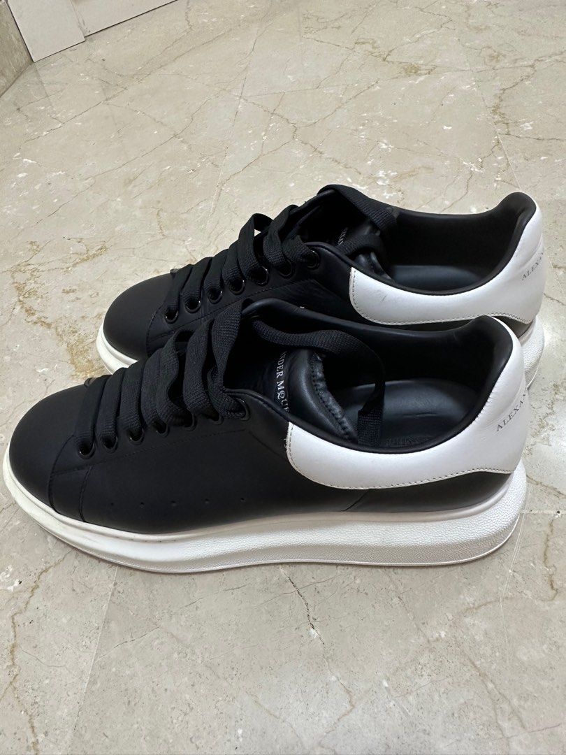 Preloved Authentic Alexander McQueen Black White Sneakers