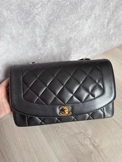 (Category: ) located in . Submitted by luxe_byeve (Listing ID 1242771441, Image 1). Description: .