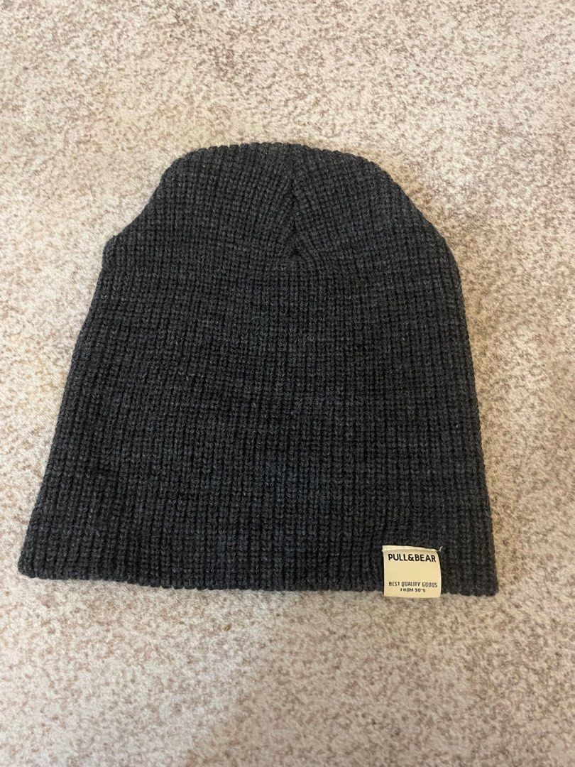 Pull & Bear Beanies (Category: Hats & Beanies) located in Kuala Lumpur. Submitted by schacinta (Listing ID 1242840310, Image 1). Description: Pull & Bear Beanies Woman.