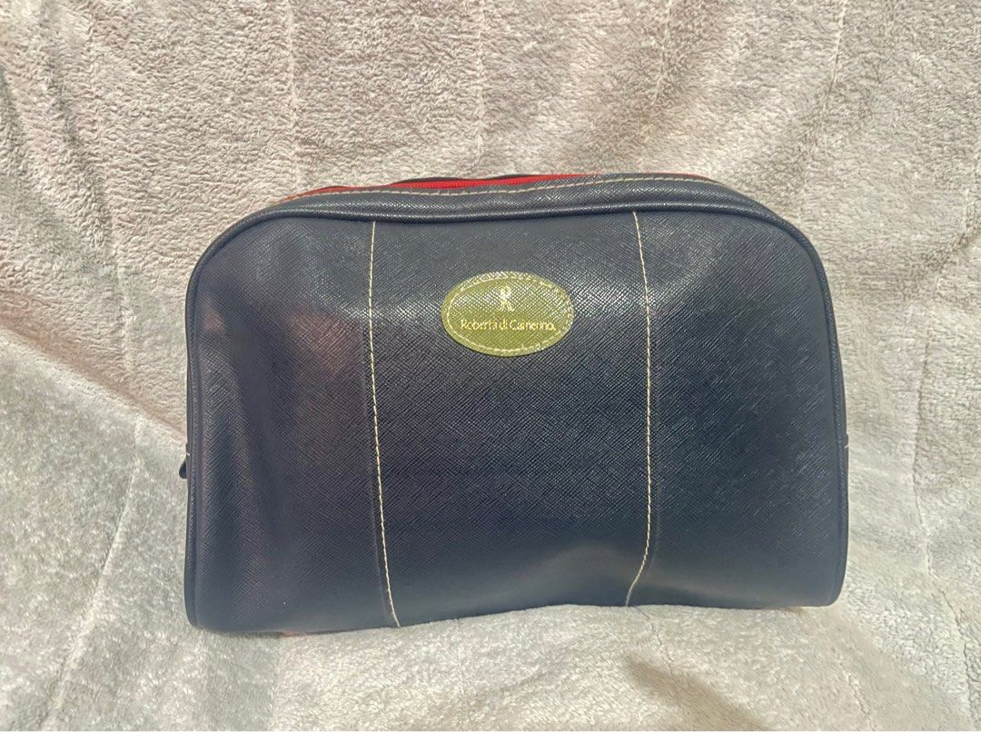 Roberta di Camerino pouch (Category: Luxury Bags & Wallets) located in San Pablo. Submitted by prelovedbymistyblue (Listing ID 1242784116, Image 1). Description: Nice Roberta di Camerino big pouch. No flaws. Minimal signs of use on the back side of the pouch. Measures 10 x 6 x 2.5inches. Selling low for 550. .
