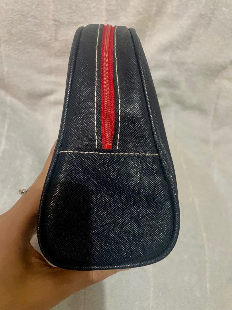 Roberta di Camerino pouch (Category: Luxury Bags & Wallets) located in San Pablo. Submitted by prelovedbymistyblue (Listing ID 1242784116, Image 3). Description: Nice Roberta di Camerino big pouch. No flaws. Minimal signs of use on the back side of the pouch. Measures 10 x 6 x 2.5inches. Selling low for 550. .
