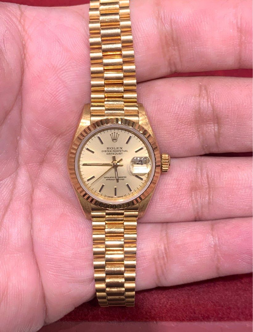 Rolex 2000 Datejust 18k Solid gold stick dial 26mm (Category: Luxury Watches) located in Pasig City. Submitted by Watchaholics (Listing ID 1242828591, Image 2). Description: FASTBREAK SALE!!!! Rolex 2000 Datejust 18k Solid gold stick dial 26mm -year model 2000 -stick dial -18k solid gold -unit only -open for verification For 440k You may DM or contact @ 09615077138 Thanks admin😉.