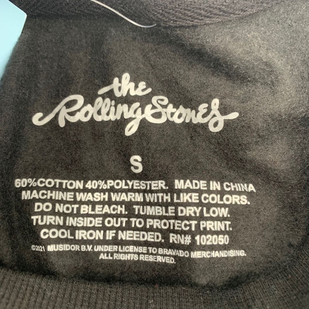 Rolling Stones Tees (Category: Others Tops) located in Quezon City. Submitted by dawnsessentials (Listing ID 1242813830, Image 3). Description: USA TOUNGE - XL LONGSLEEVES - Small.
