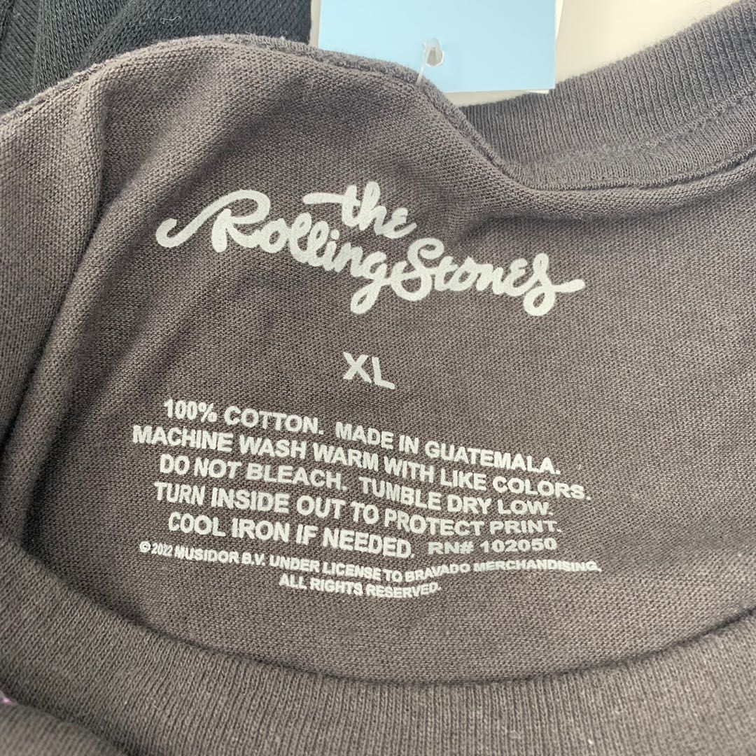 Rolling Stones Tees (Category: Others Tops) located in Quezon City. Submitted by dawnsessentials (Listing ID 1242813830, Image 2). Description: USA TOUNGE - XL LONGSLEEVES - Small.