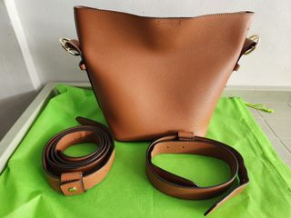 (Category: ) located in . Submitted by solelypreloved (Listing ID 1242811376, Image 1). Description: .