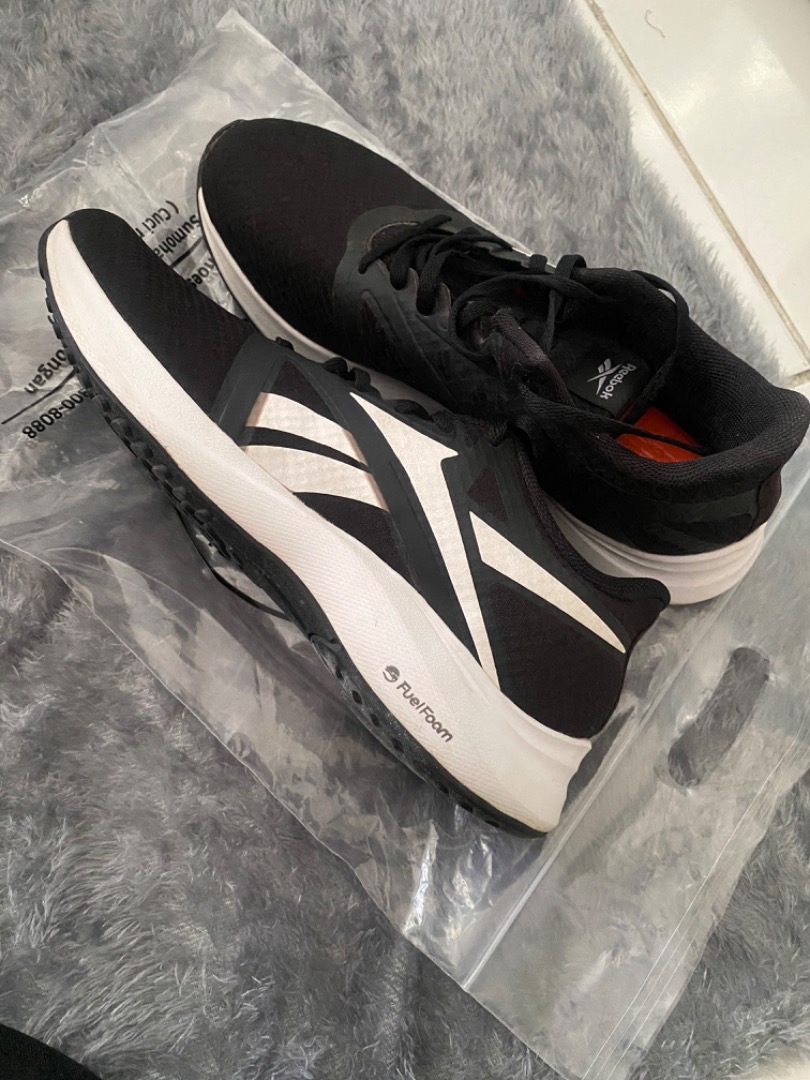 Sepatu Reebok Running Fesyen Pria Sepatu Sneakers di Carousell