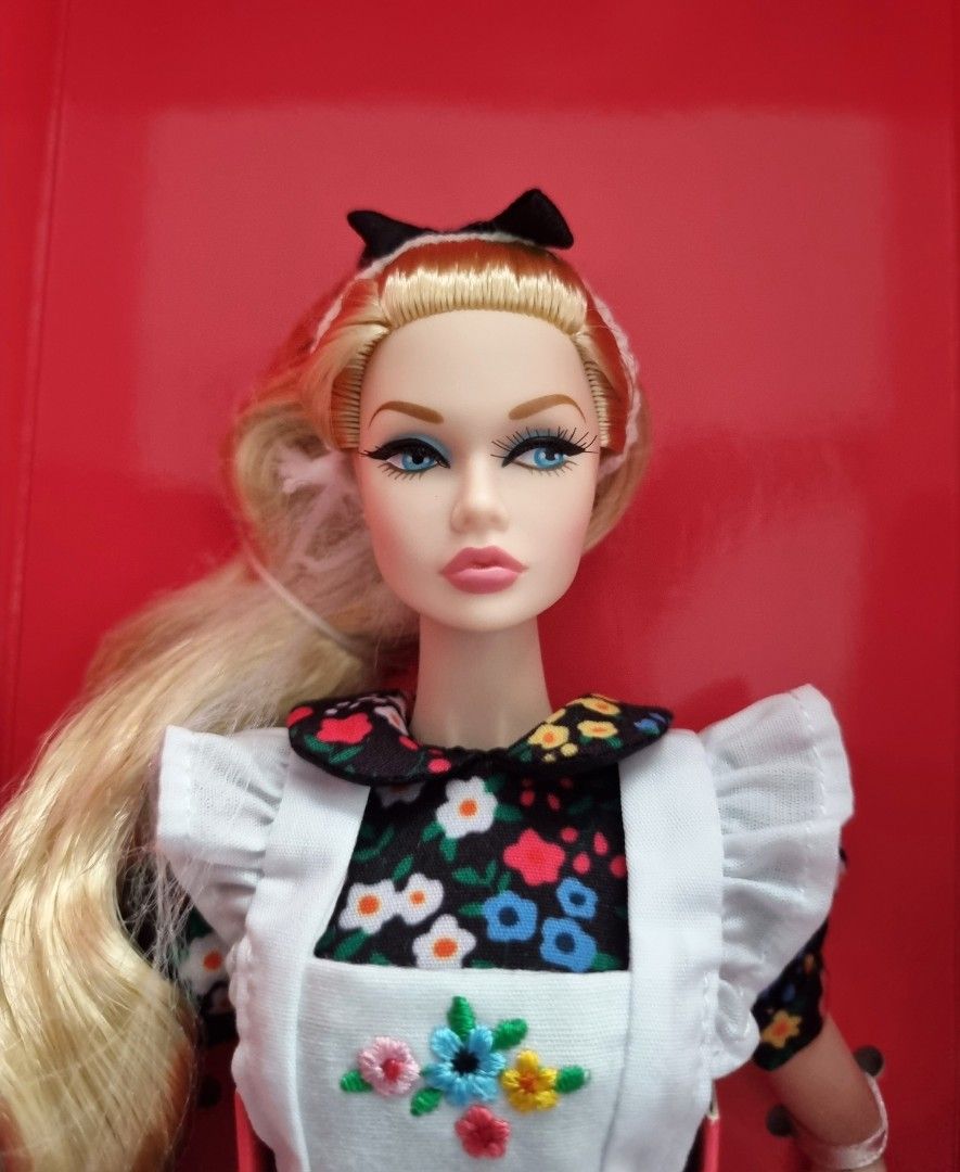 SO CURIOS Poppy Parker Doll - Alice in The Wonderland Disney