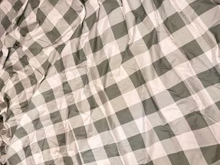 Sprei kotak2. Hanya sprei tanpa sarung bantal & guling