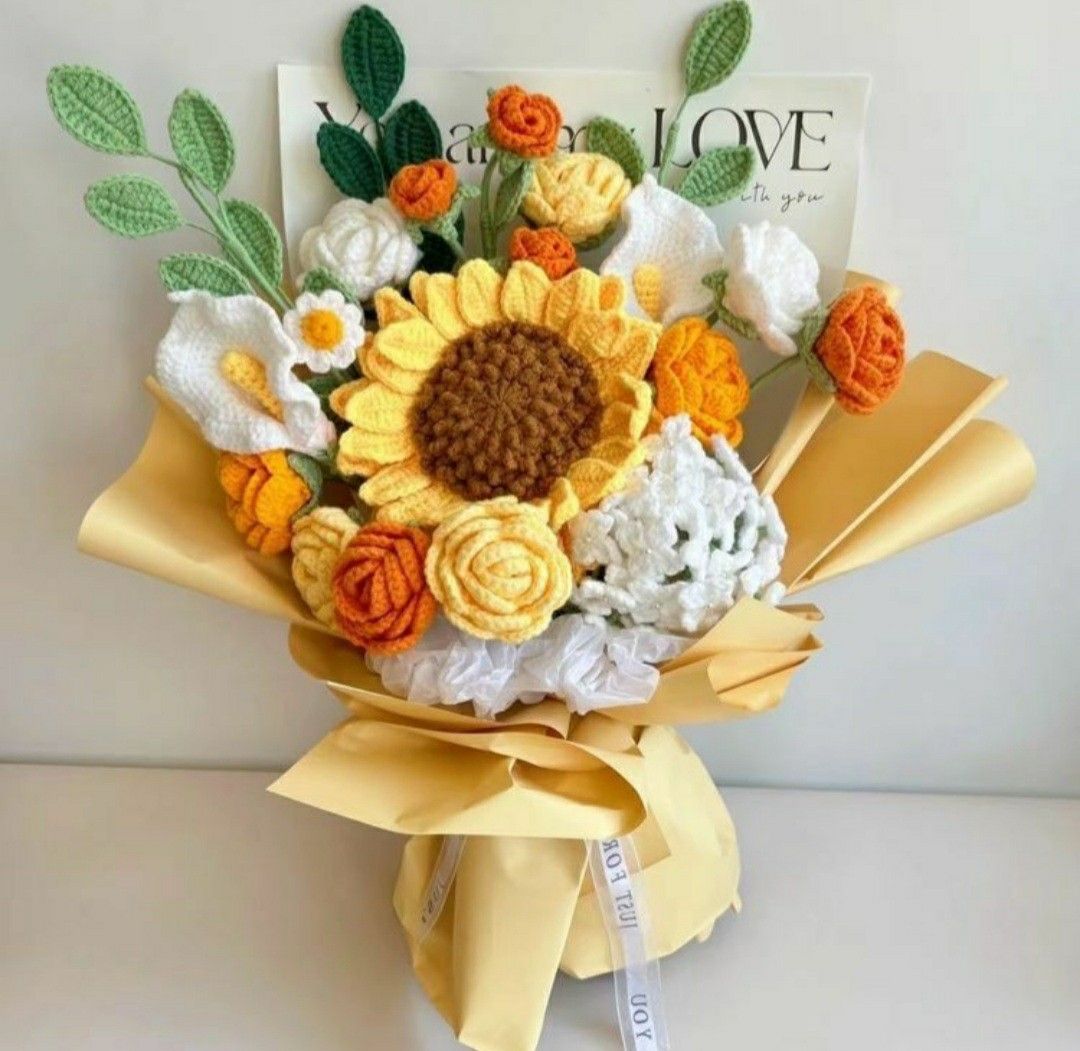 Hand bouquet, Hobbies & Toys, Stationery & Craft, Flowers & Bouquets on  Carousell