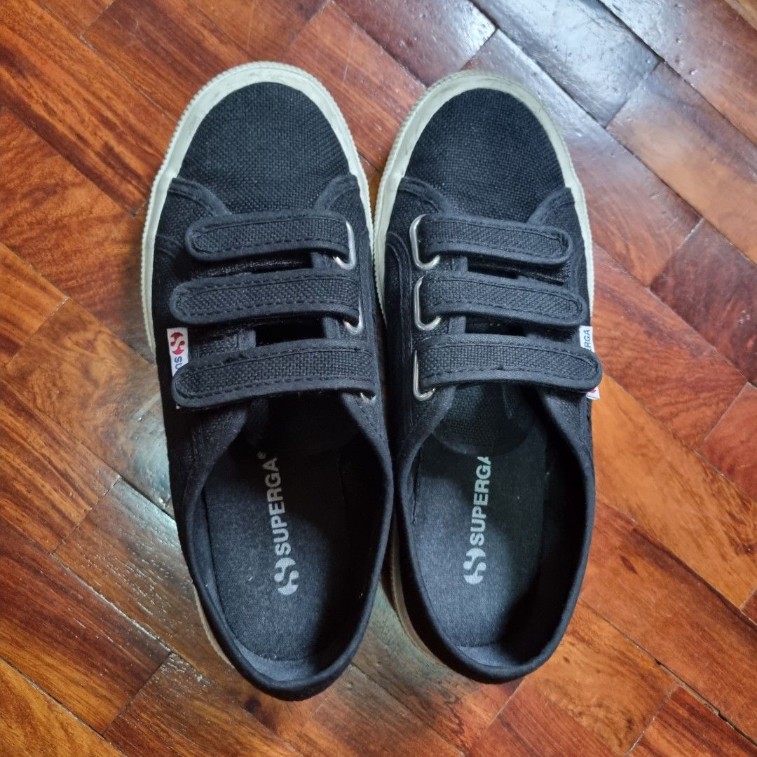Superga Women's Sneakers (Category: Sneakers) located in Taguig. Submitted by lin_suga (Listing ID 1242790115, Image 2). Description: - good condition only used a few times - no box - needs a lil cleaning since it has dirt marks but other than that no flaws - size 37 - gcash.