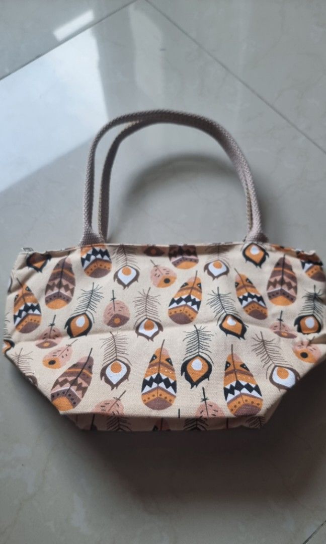 Tas motif lucu, Fesyen Wanita, Tas & Dompet di Carousell