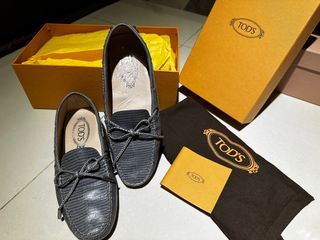 TOD’s 二手 黑銀豆豆鞋 37