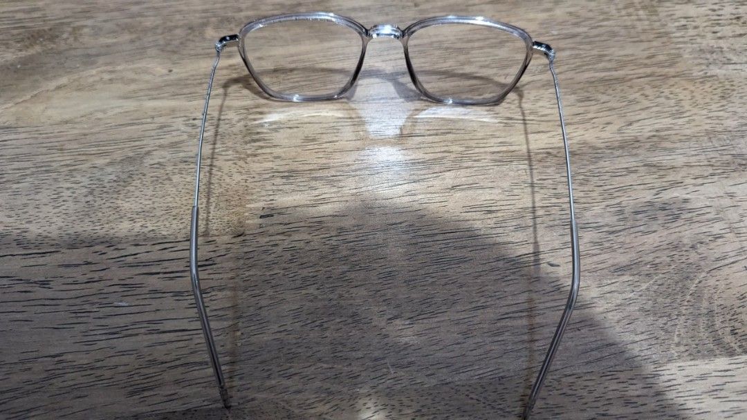 Unisex UV light glasses on Carousell