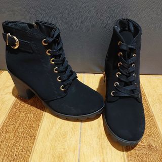 Woman Lace Up Buckle Detail Side Zip Chunky Heeled Combat Boots