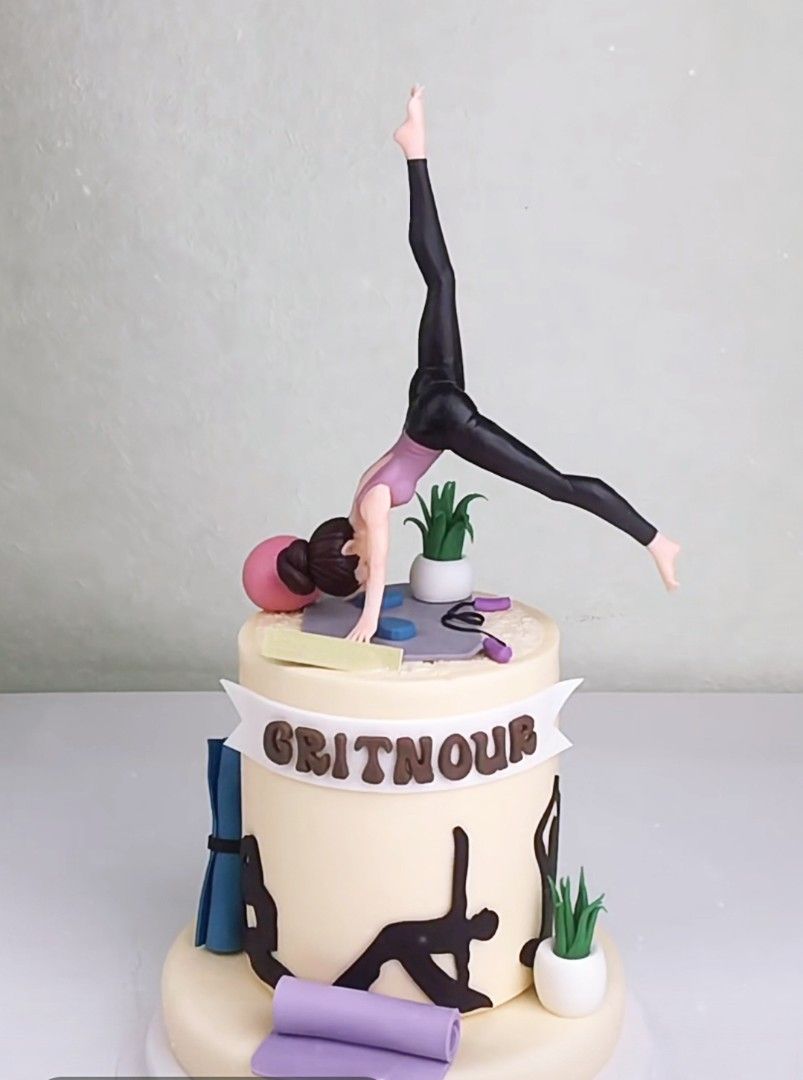 Yoga Theme Cake | bakehoney.com