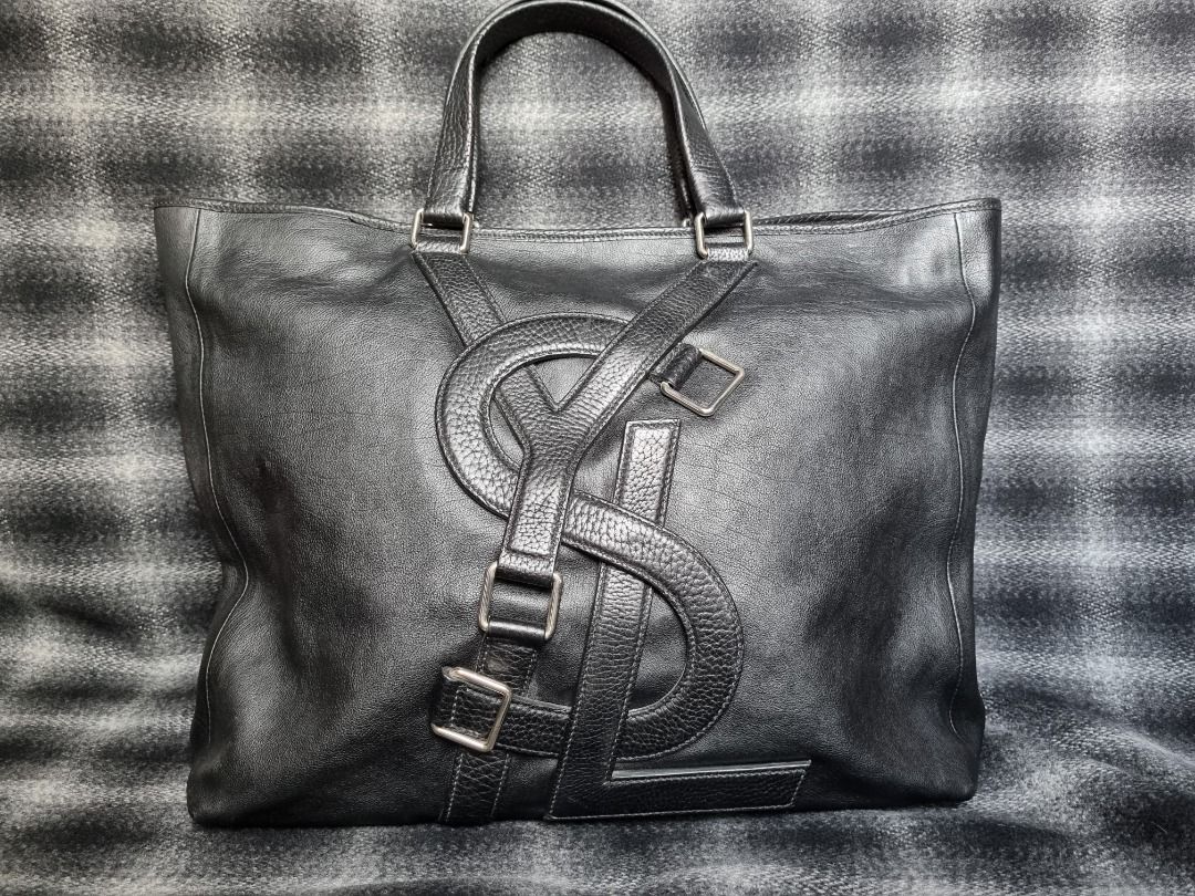 Shopping Large Leather Tote in Black - Saint Laurent