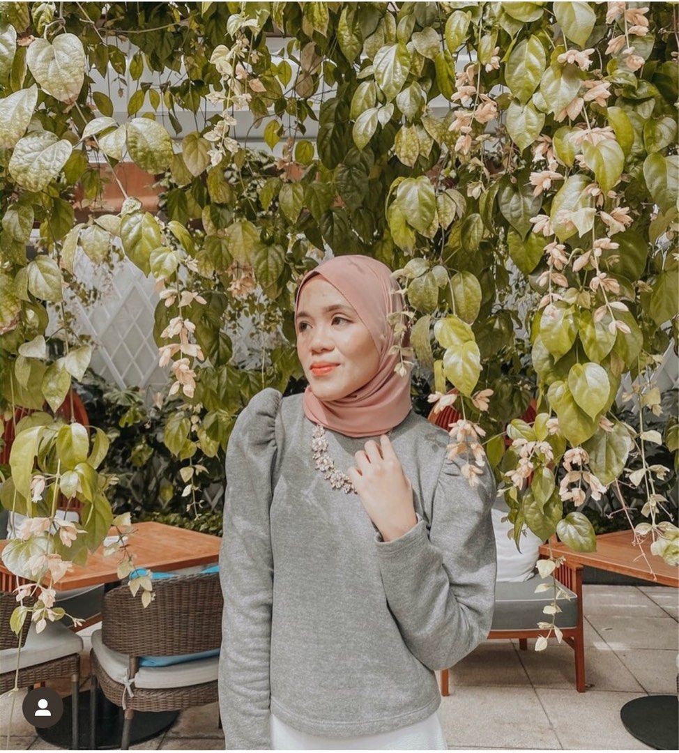 Zara puff sleeve sweatshirt in grey Women s Fashion Tops Other Tops on Carousell