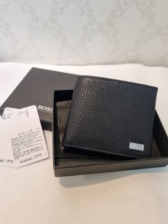 BOSS by Hugo Boss Men's Structured Trifold Wallet