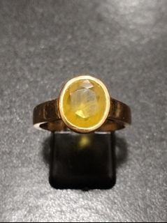 18k/750 Yellow Sapphire