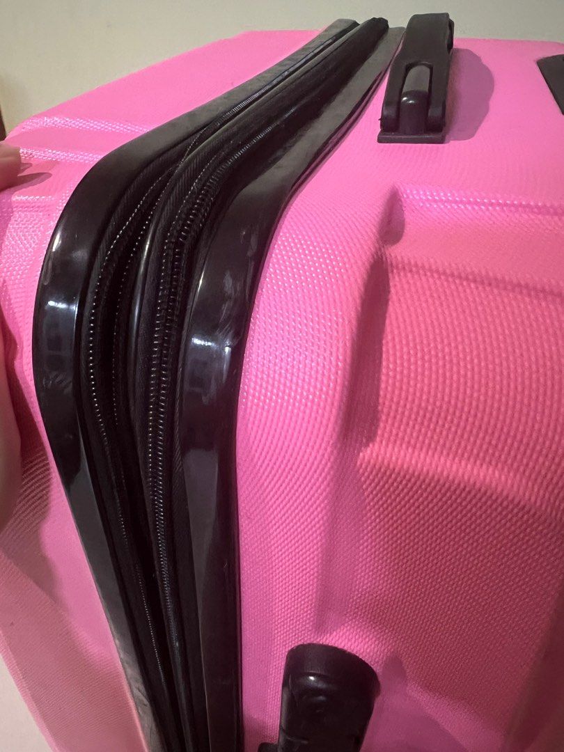 28 Inch Luggage, Hobbies & Toys, Travel, Luggage on Carousell