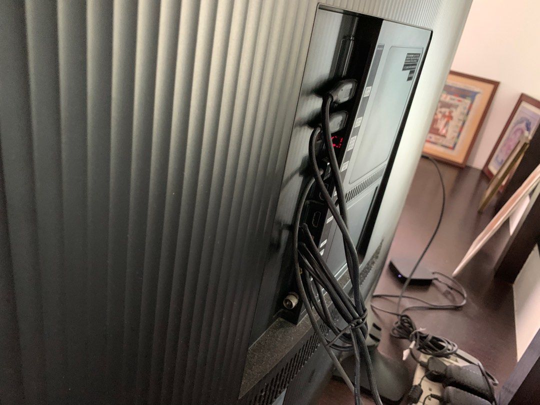 55 “ TCL smart tv with built in chrome cast, TV & Home Appliances, TV