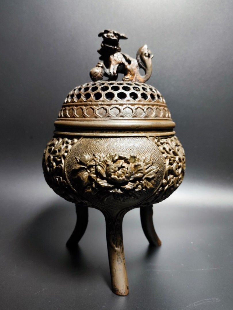 日本早期銅爐老件-三腳敬花高腳爐（名家佐野宏采落款）（古董/收藏/銅