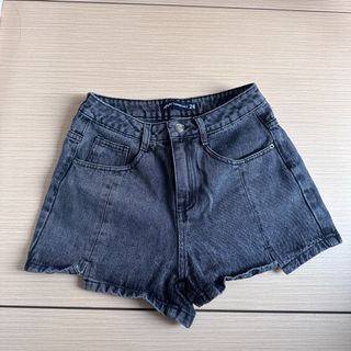 （分類：）位於 。 由 acwy.declutters 提交（商品編號 1243076753，圖片 1）。簡介： 。