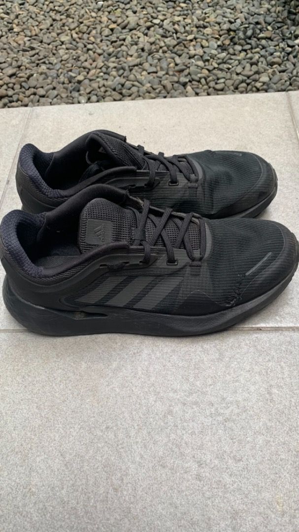 Adidas torsion Olah Raga, Baju Olahraga di Carousell