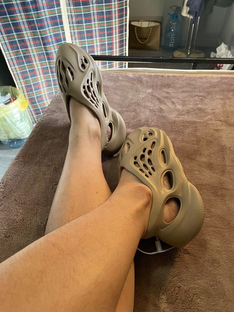 Adidas yezzy foam runnr ( mist ) (Category: Sneakers) located in Cavite. Submitted by devz1990 (Listing ID 1242972466, Image 3). Description: Original price 10300.riyal in peso 19.k plus 6 month old plang nabili ko sa saudi actualy i order direct from dubai its mist color made in usa the mark but all adidas will produce in china . .