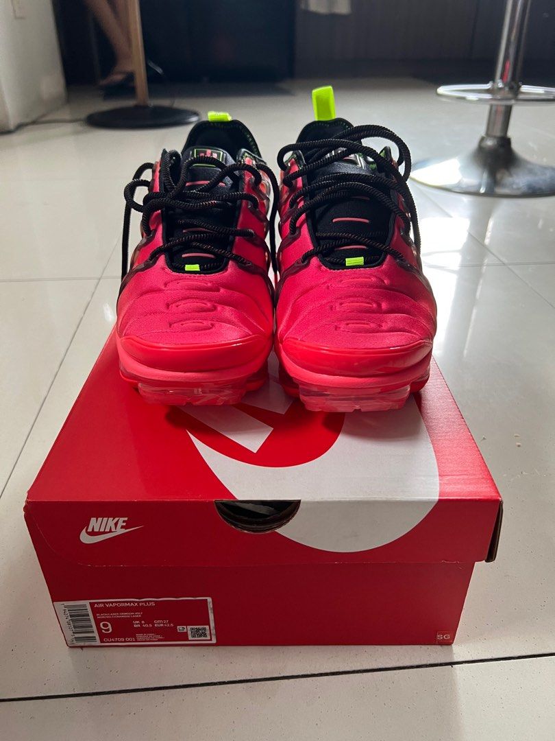 Nike vapormax plus outlet black volt pink