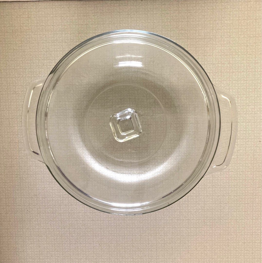 Anchor Ovenware Caserole 2 qts (Category: Bakeware) located in Manila. Submitted by daddythrifter (Listing ID 1242915910, Image 2). Description: Size: 9 inch diameter Oven & Microwave Safe.