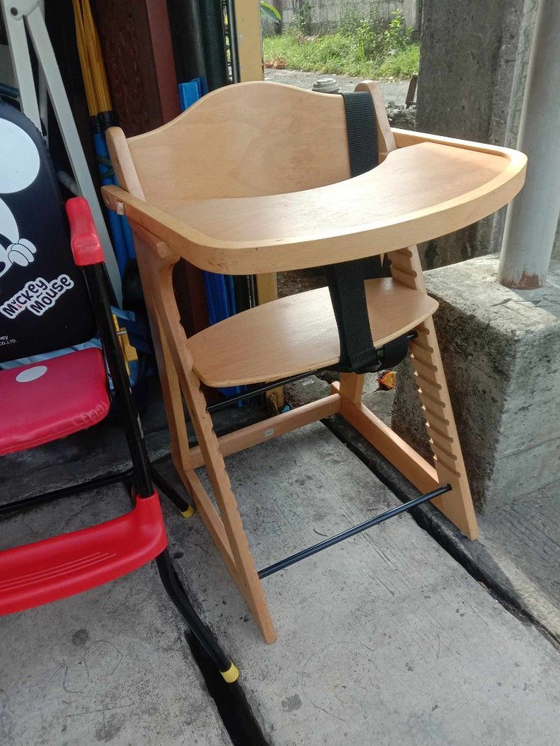 Baby highchair (Category: Carriers & Slings) located in Caloocan City. Submitted by Unicoijo02 (Listing ID 1243037096, Image 2). Description: .
