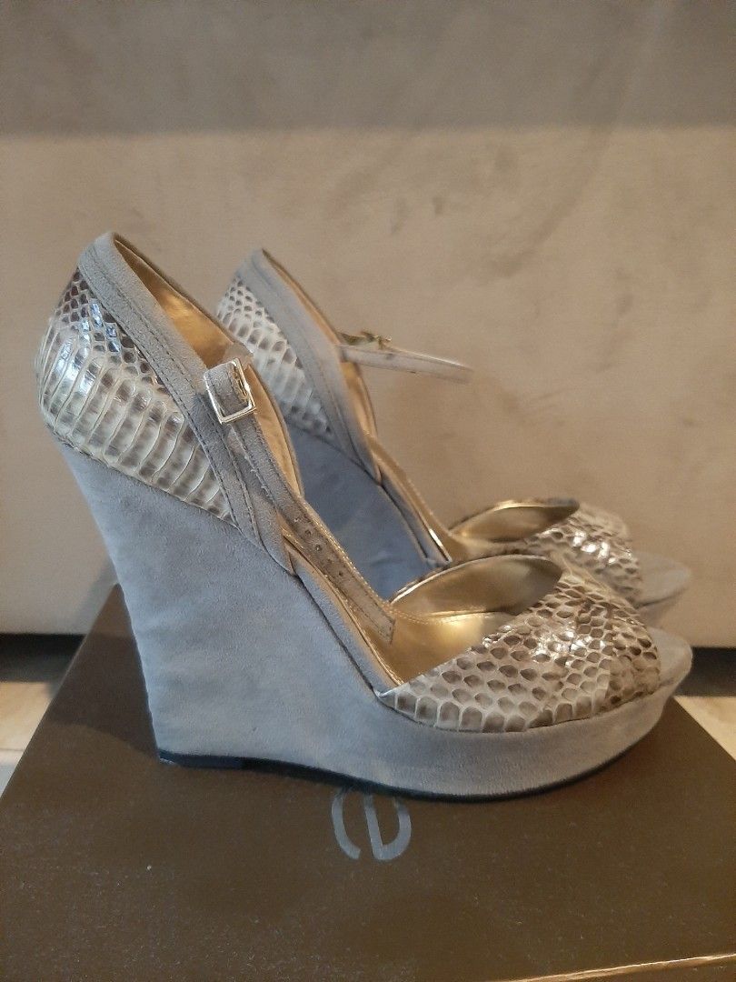Bebe Grey Snakeskin Platform Heels size 7.5 25cm Fesyen Wanita