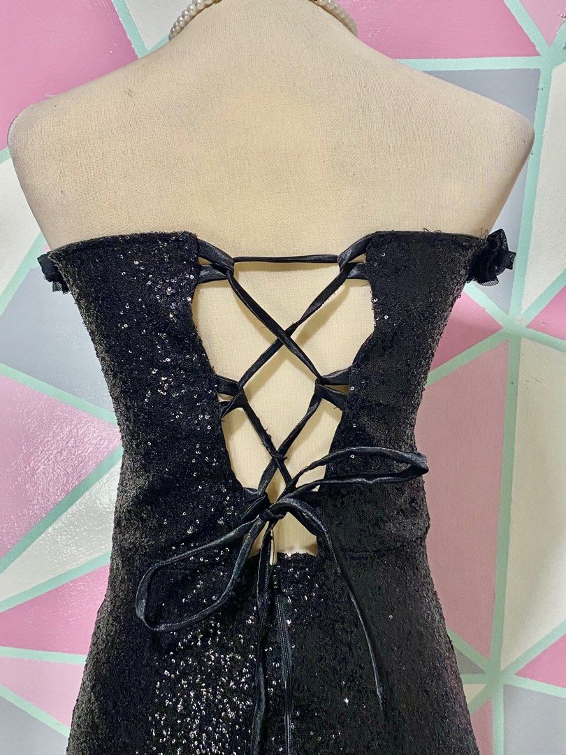 Black Long Gown RENT (Category: Evening dresses & gowns) located in Rizal. Submitted by _carla_ (Listing ID 1242951049, Image 2). Description: Black Long Gown for Rent Fabric: Sequins Size: 27- 30 waistline Price : 700 MOP: Gcash/Cash Loc: Taytay, Rizal Delivery : Lalamove #longgown #longgownforsale #blackgown #taytaygown #glitterylonggown #gownwithslit #eveninggownforrent #gownforrent.