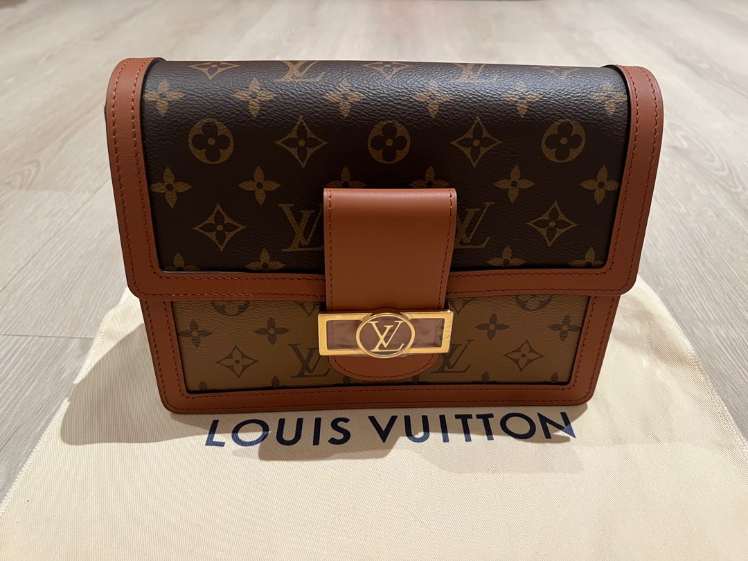 LOUIS VUITTON LV BAG Dauphine MM (Black Epi Leather, Women's Fashion, Bags  & Wallets, Shoulder Bags on Carousell